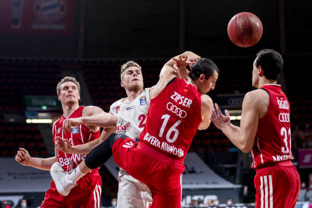 根据中国足 根据中国足