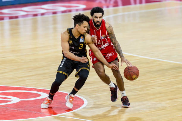 在半场结束 在半场结束