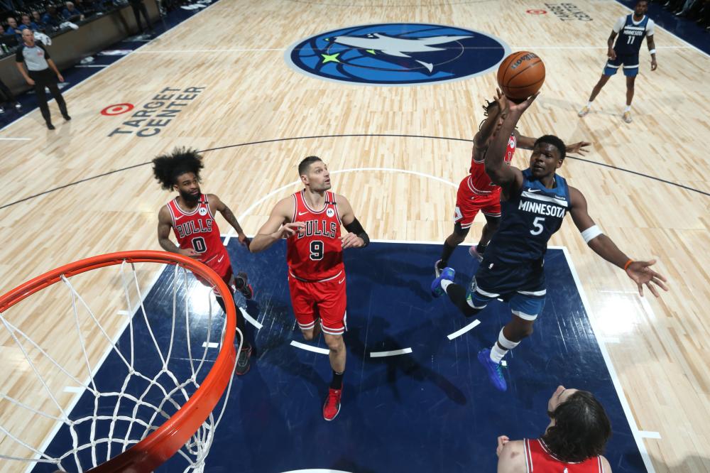 登贝莱等球 登贝莱等球