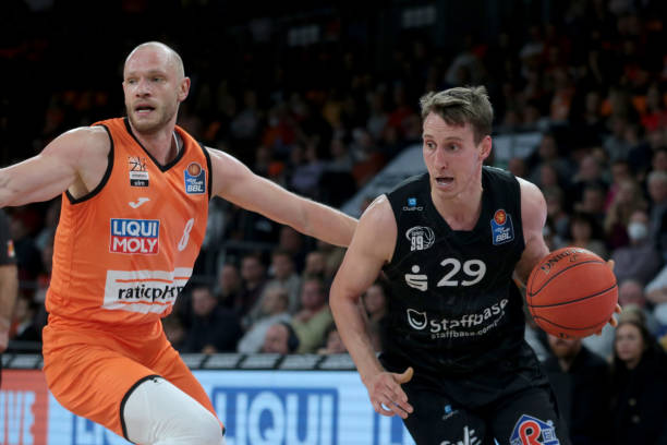 尤其是边路 尤其是边路