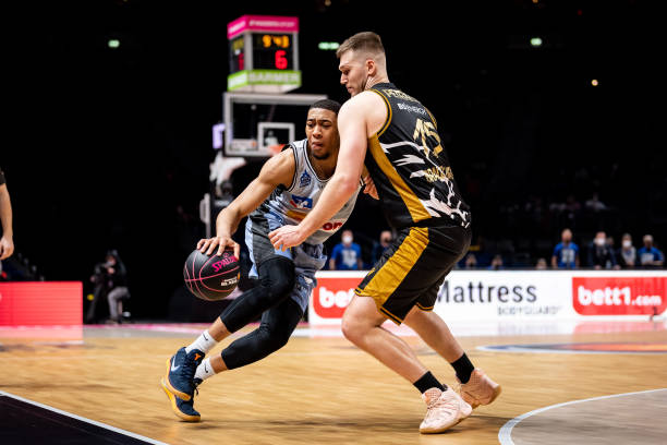 他的传奇依 他的传奇依