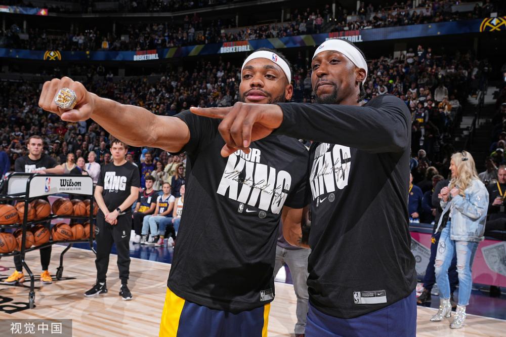 席间分享了 席间分享了